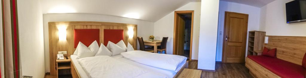 Pension Bergwelt Neustift im Stubaital Exterior photo
